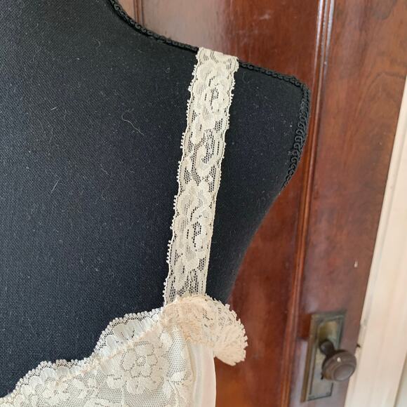 Vintage Cream ILGWU Lace Nylon Camisole Lingerie Wide Straps Made In USA - Picture 5 of 16
